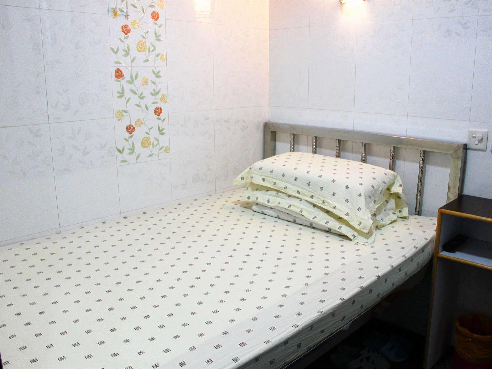 Pay-Less Guesthouse Hong Kong Bagian luar foto