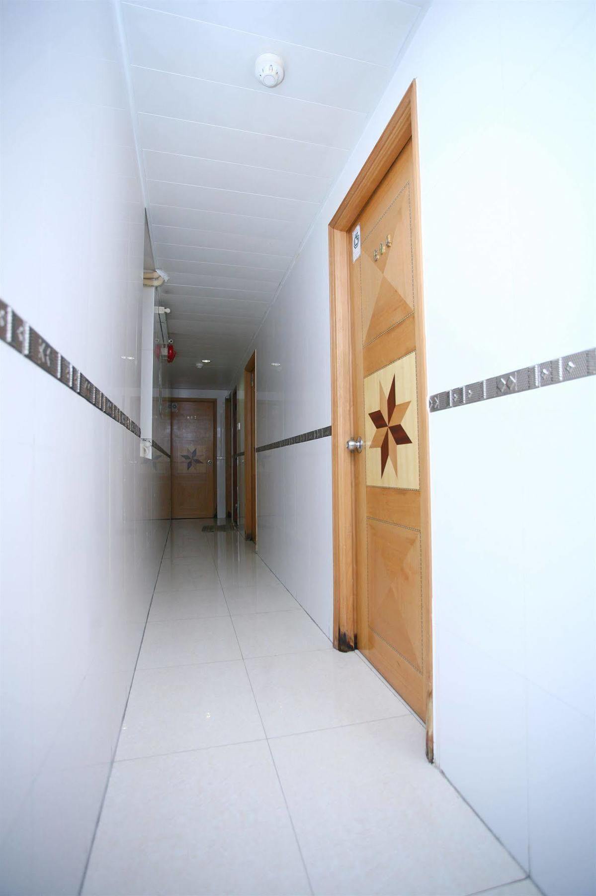 Pay-Less Guesthouse Hong Kong Bagian luar foto